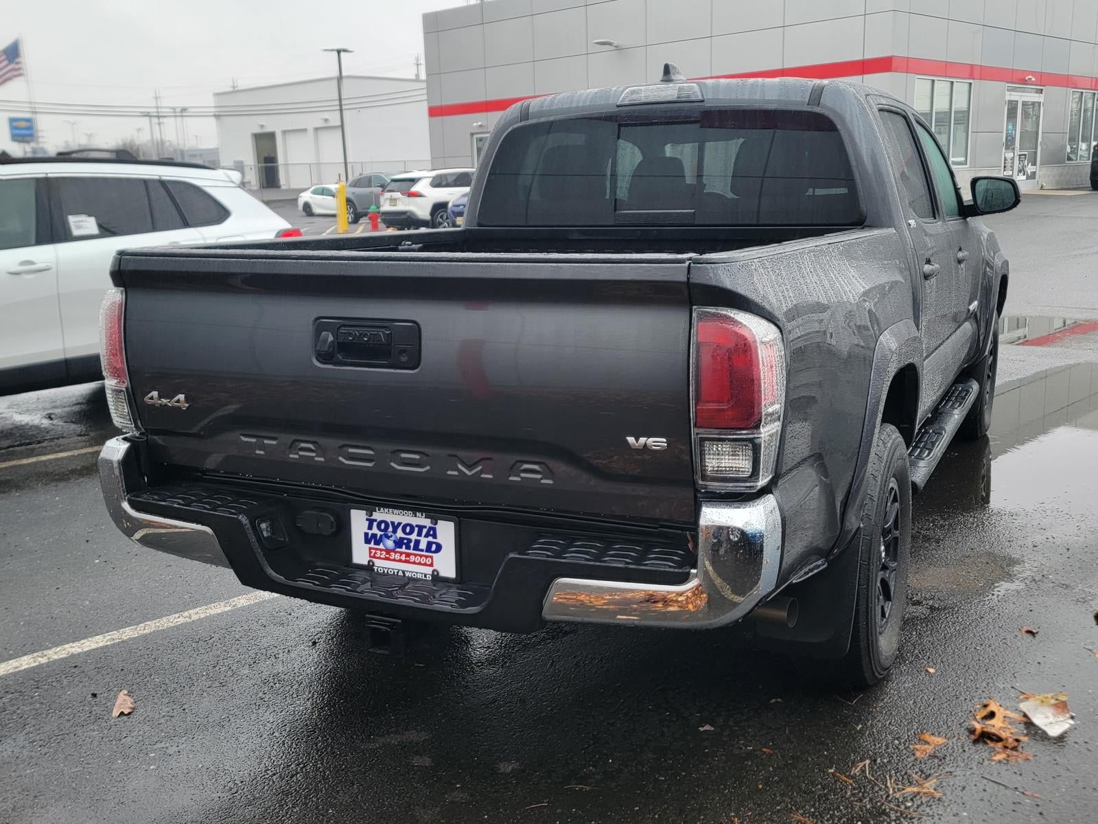2022 Toyota Tacoma 4WD SR5