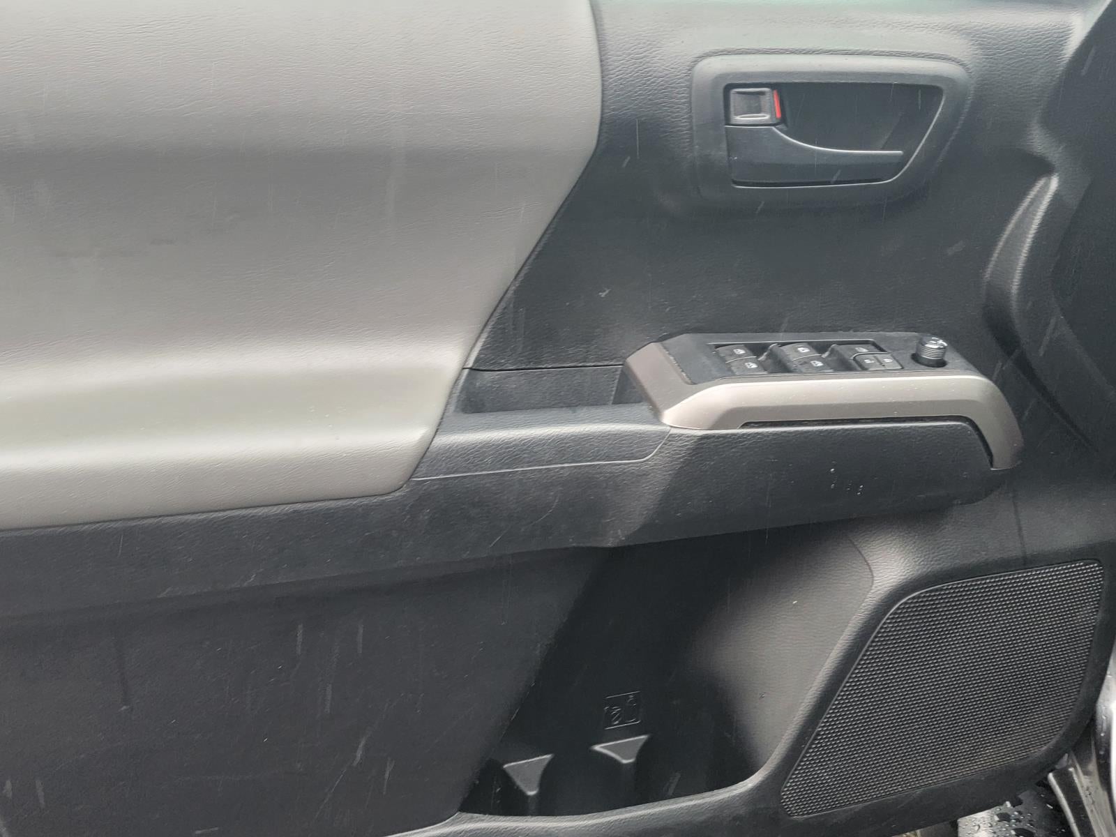 2022 Toyota Tacoma 4WD SR5