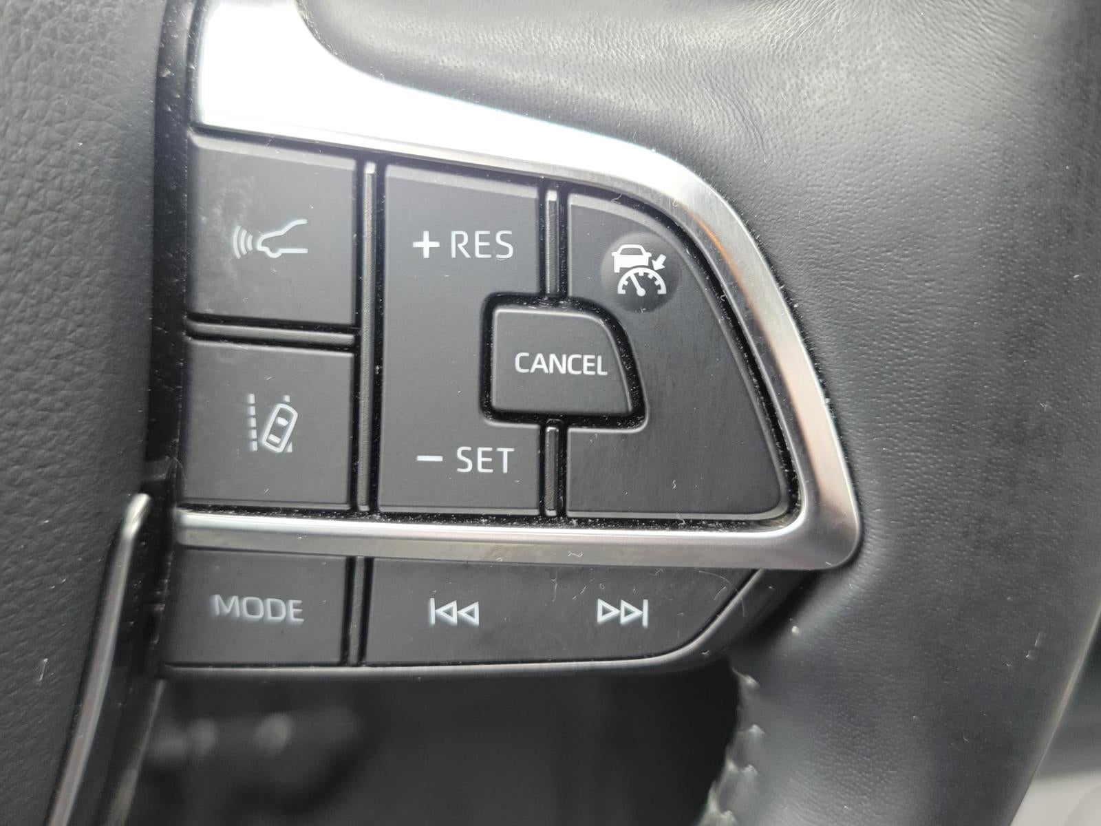 2020 Toyota Highlander LE