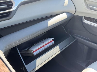 2024 Toyota Sienna XLE FWD 8-Passenger (Natl)
