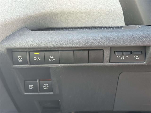 2024 Toyota Sienna XLE FWD 8-Passenger (Natl)