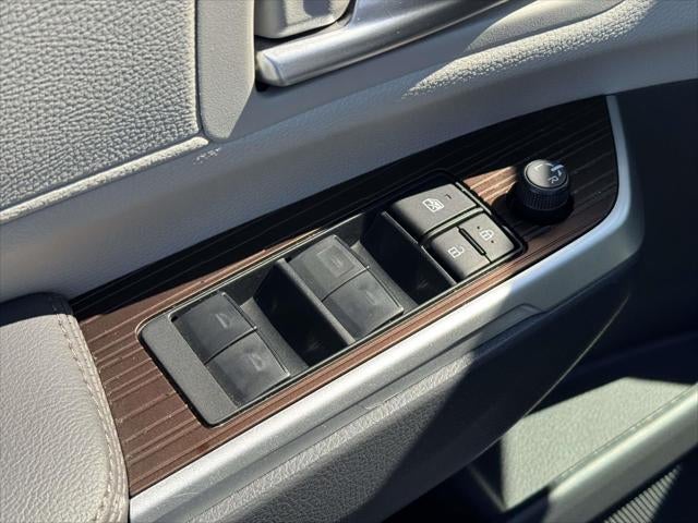 2024 Toyota Sienna XLE FWD 8-Passenger (Natl)
