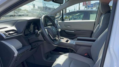 2024 Toyota Sienna XLE FWD 8-Passenger (Natl)