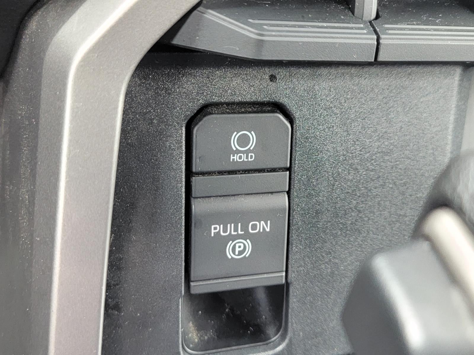 2022 Toyota Tundra 4WD SR5