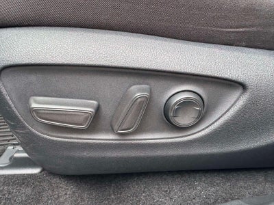 2025 Toyota RAV4 XLE AWD (Natl)