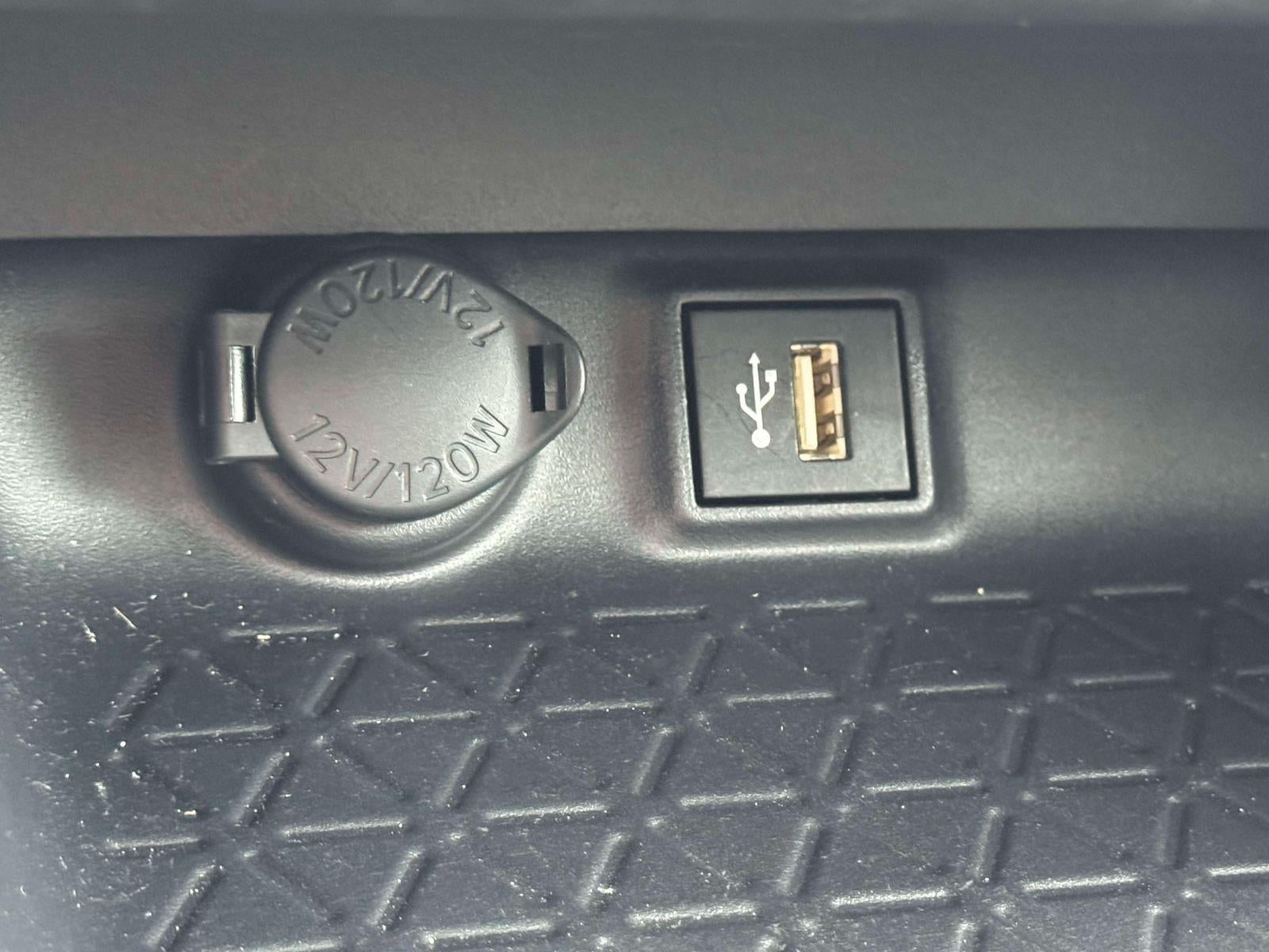 2025 Toyota RAV4 XLE AWD (Natl)