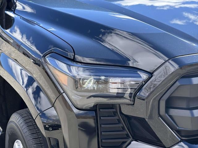 2025 Toyota Tacoma 4WD SR Double Cab 5' Bed AT (Natl)