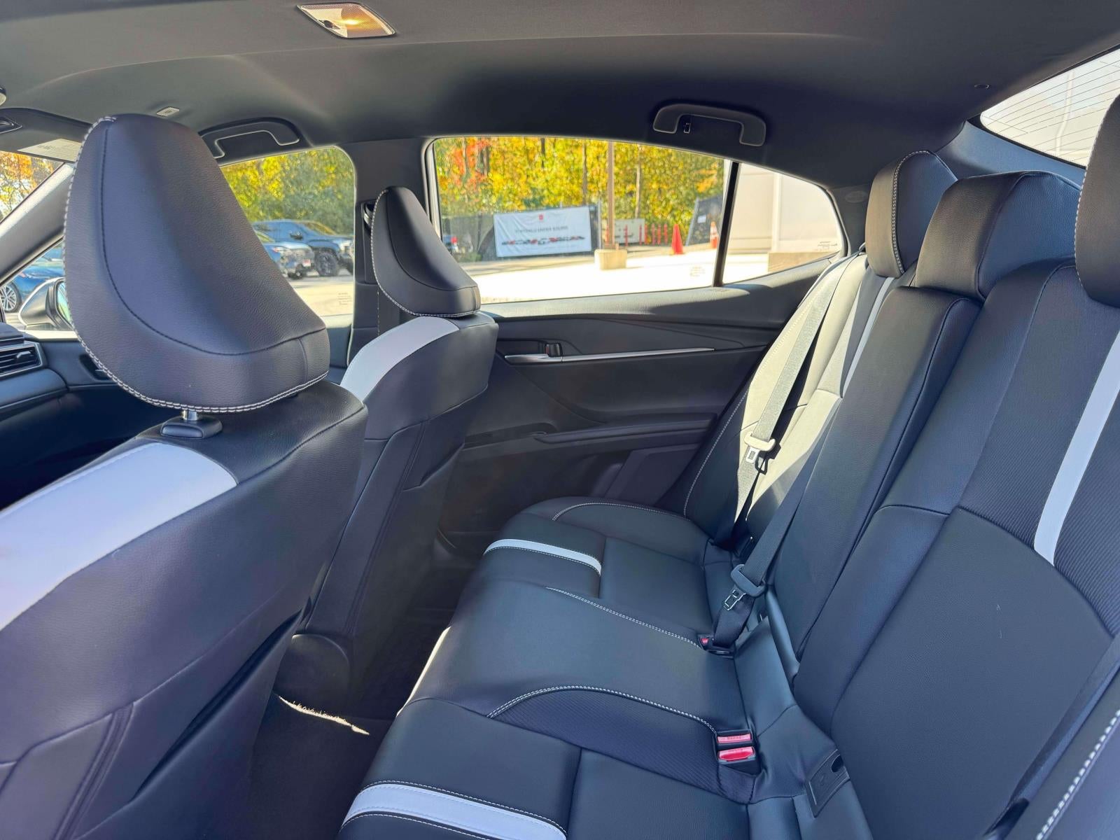 2025 Toyota Camry SE (Natl)