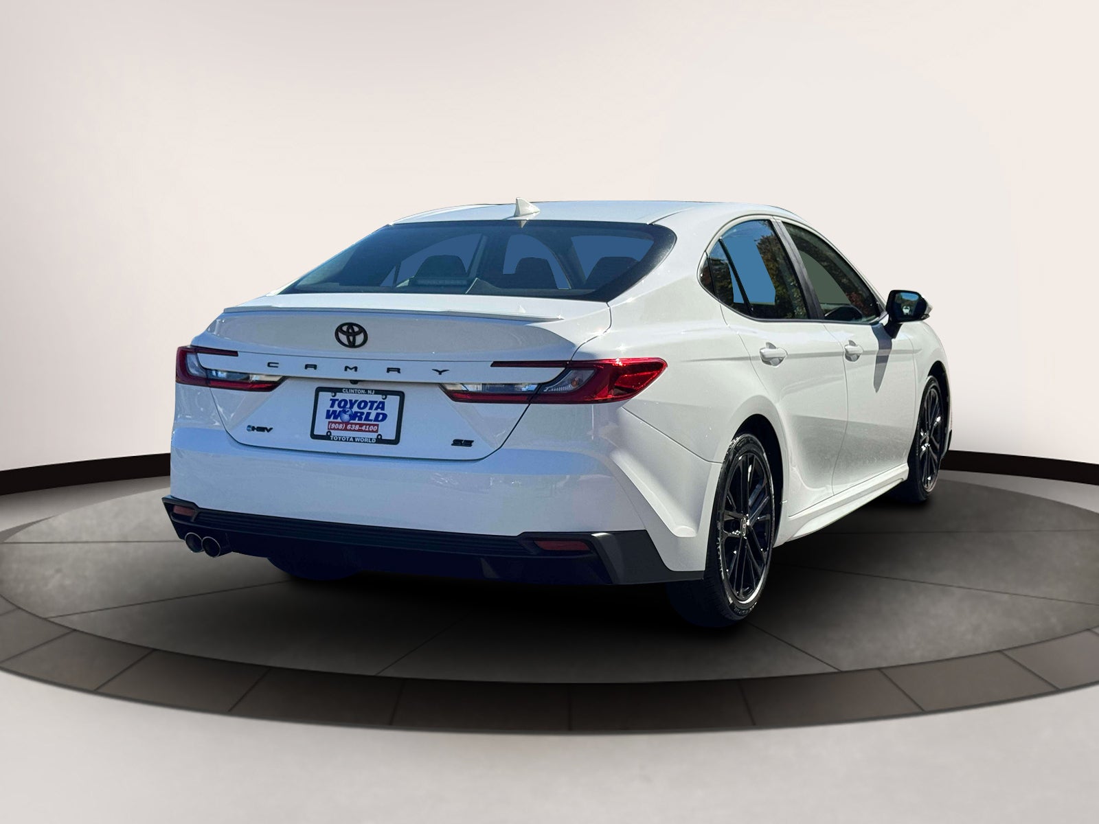 2025 Toyota Camry SE (Natl)