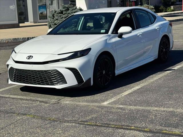2025 Toyota Camry SE (Natl)