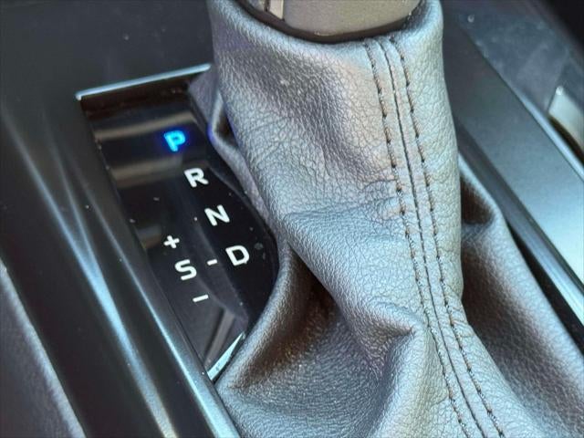 2025 Toyota Camry SE (Natl)