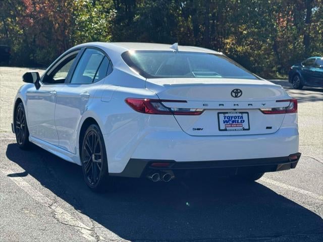 2025 Toyota Camry SE (Natl)