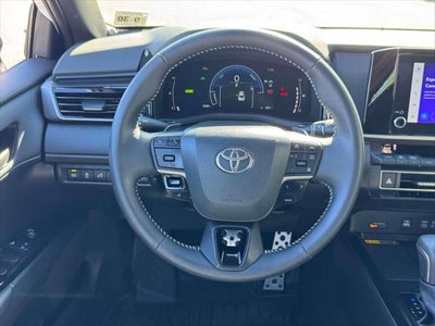 2025 Toyota Camry SE (Natl)