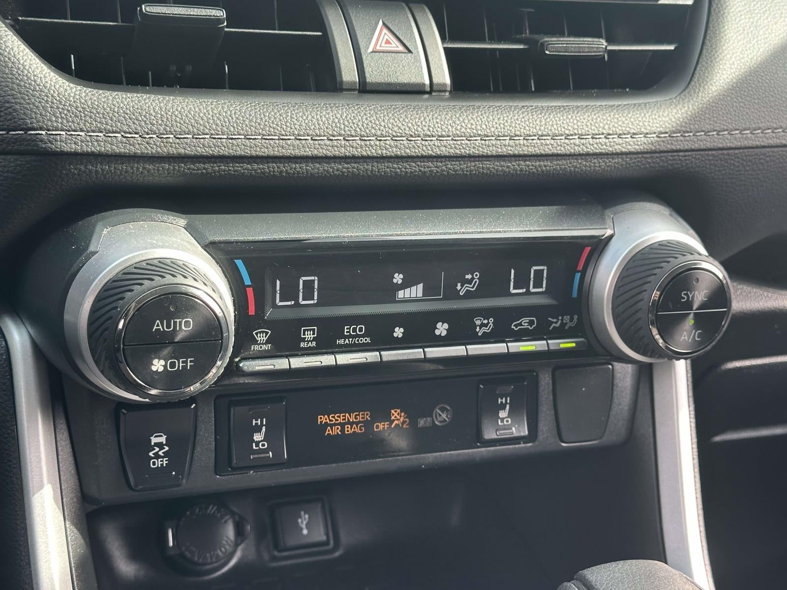 2022 Toyota RAV4 Hybrid XLE AWD (Natl)