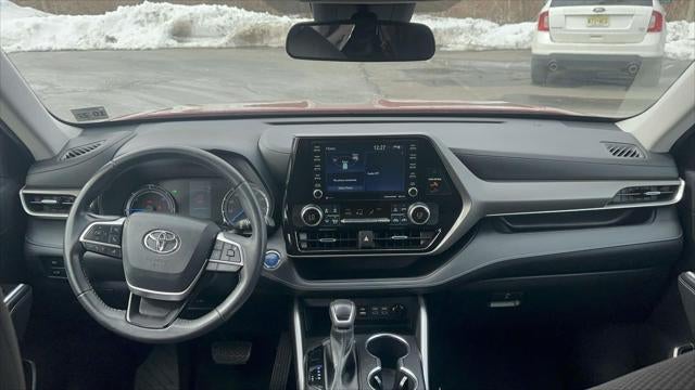 2022 Toyota Highlander Hybrid LE AWD (Natl)