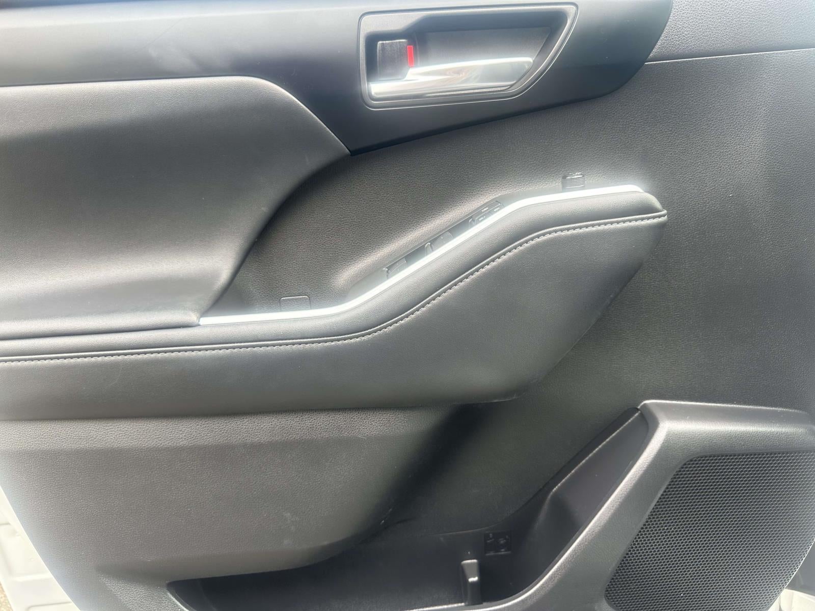 2022 Toyota Highlander XLE AWD (Natl)