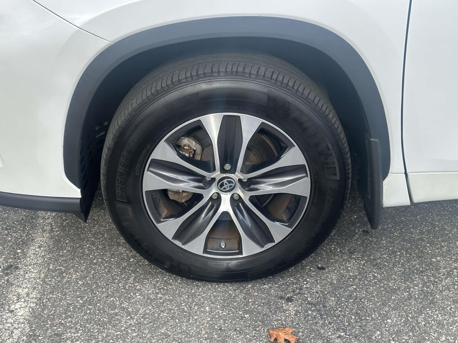 2022 Toyota Highlander XLE AWD (Natl)