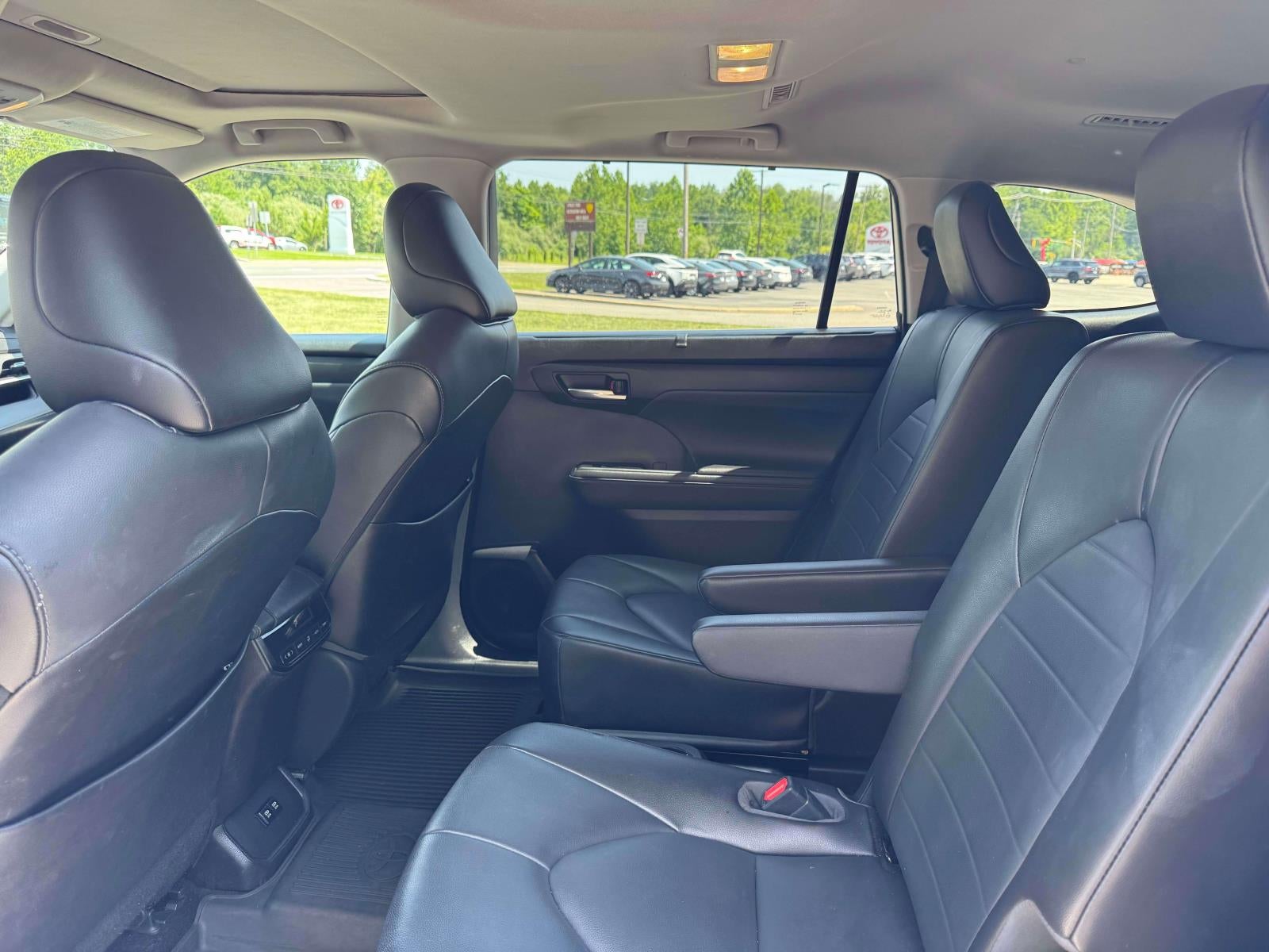 2021 Toyota Highlander XLE AWD (Natl)