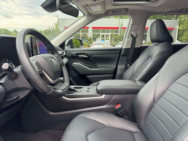 2023 Toyota Highlander Hybrid XLE AWD (Natl)