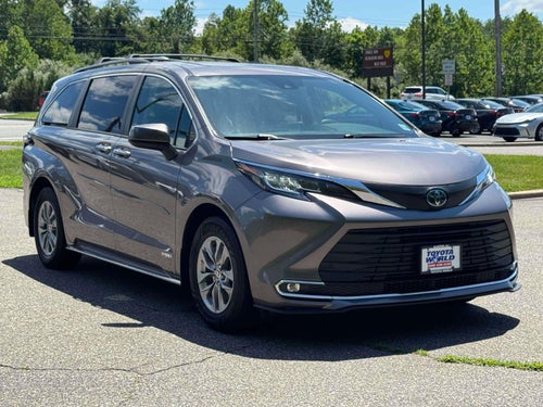 2021 Toyota Sienna XLE FWD 8-Passenger (Natl)