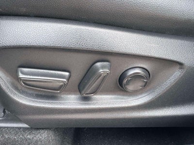 2023 Toyota Corolla Cross XLE 4WD (Natl)