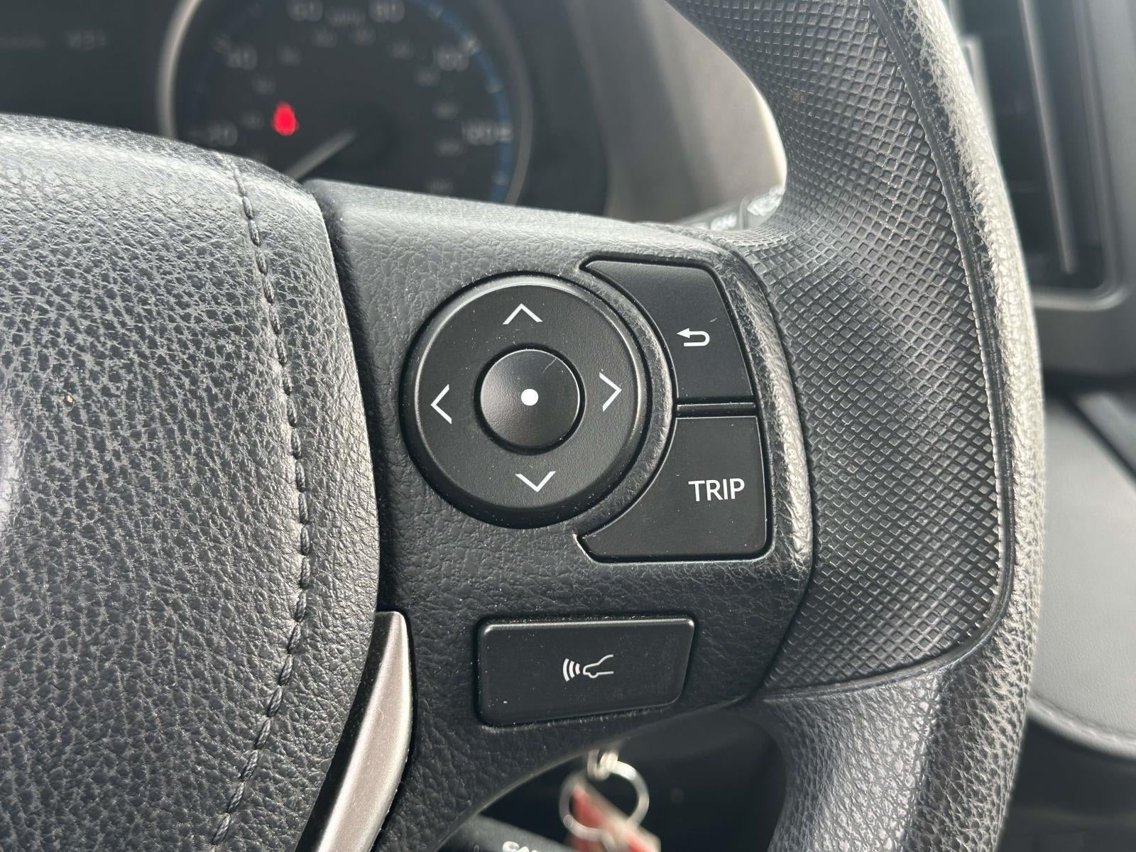 2018 Toyota RAV4 LE AWD (Natl)