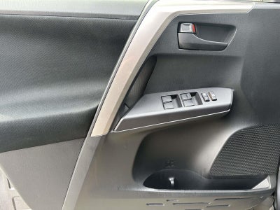 2018 Toyota RAV4 LE AWD (Natl)