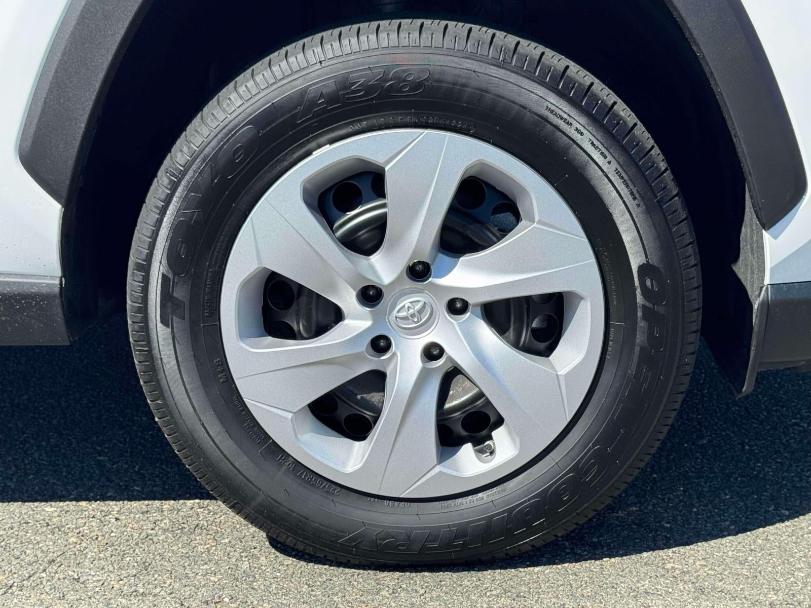 2025 Toyota RAV4 LE AWD (Natl)