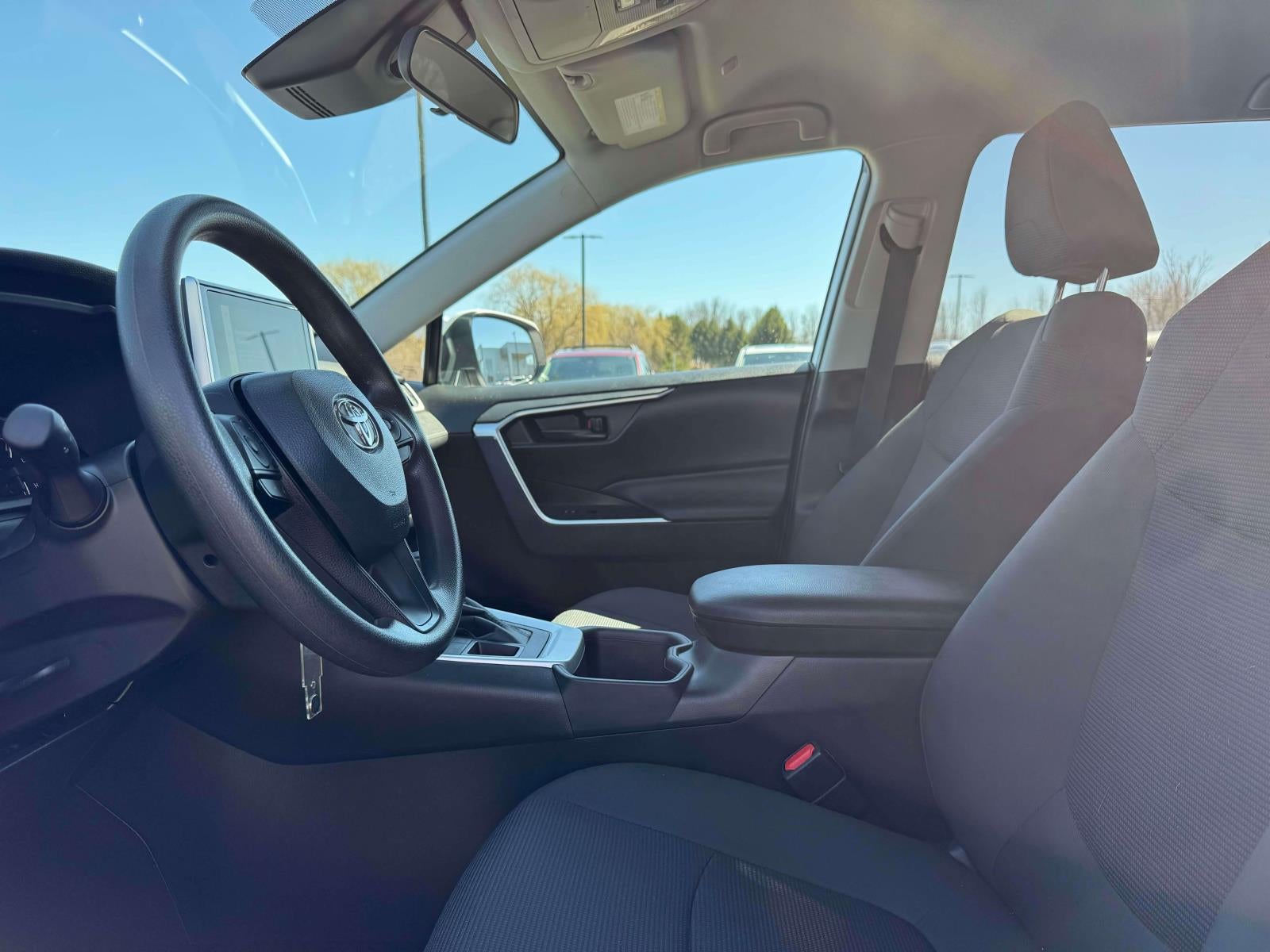 2025 Toyota RAV4 LE AWD (Natl)