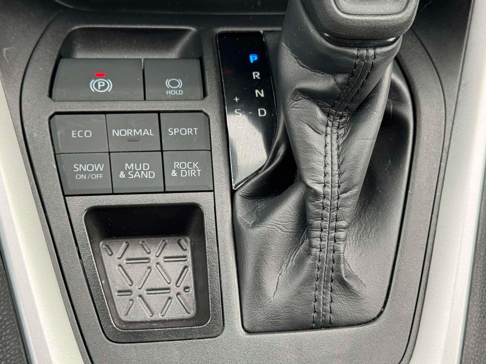 2025 Toyota RAV4 XLE AWD (Natl)