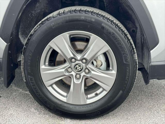 2025 Toyota RAV4 XLE AWD (Natl)