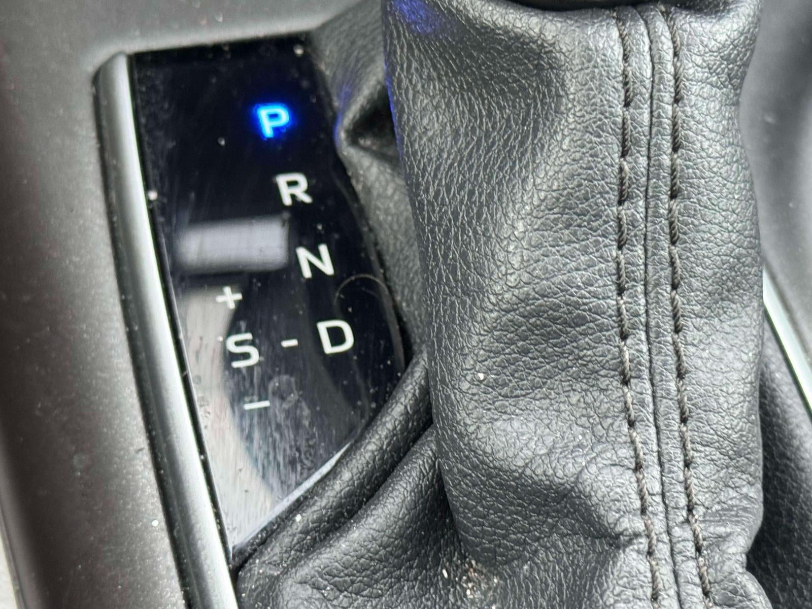 2022 Toyota Camry LE Auto (Natl)