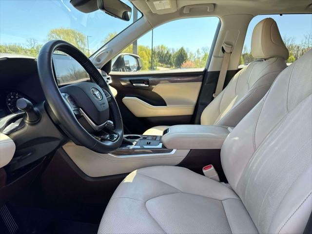 2021 Toyota Highlander Hybrid Limited AWD (Natl)