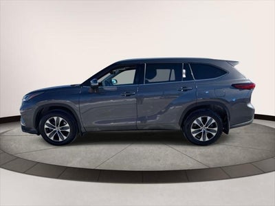 2022 Toyota Highlander XLE AWD (Natl)