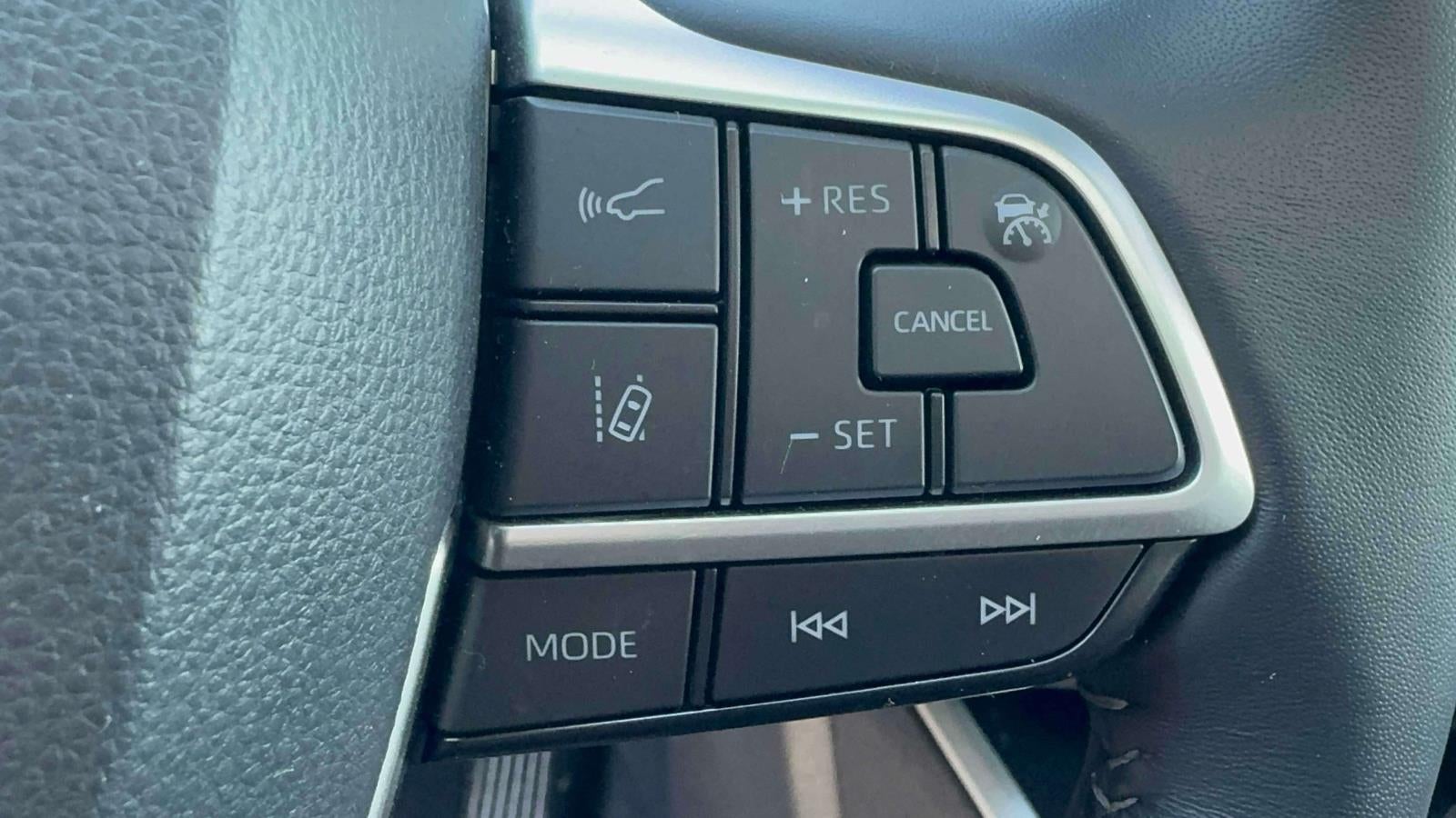 2025 Toyota Highlander Hybrid XLE AWD (Natl)