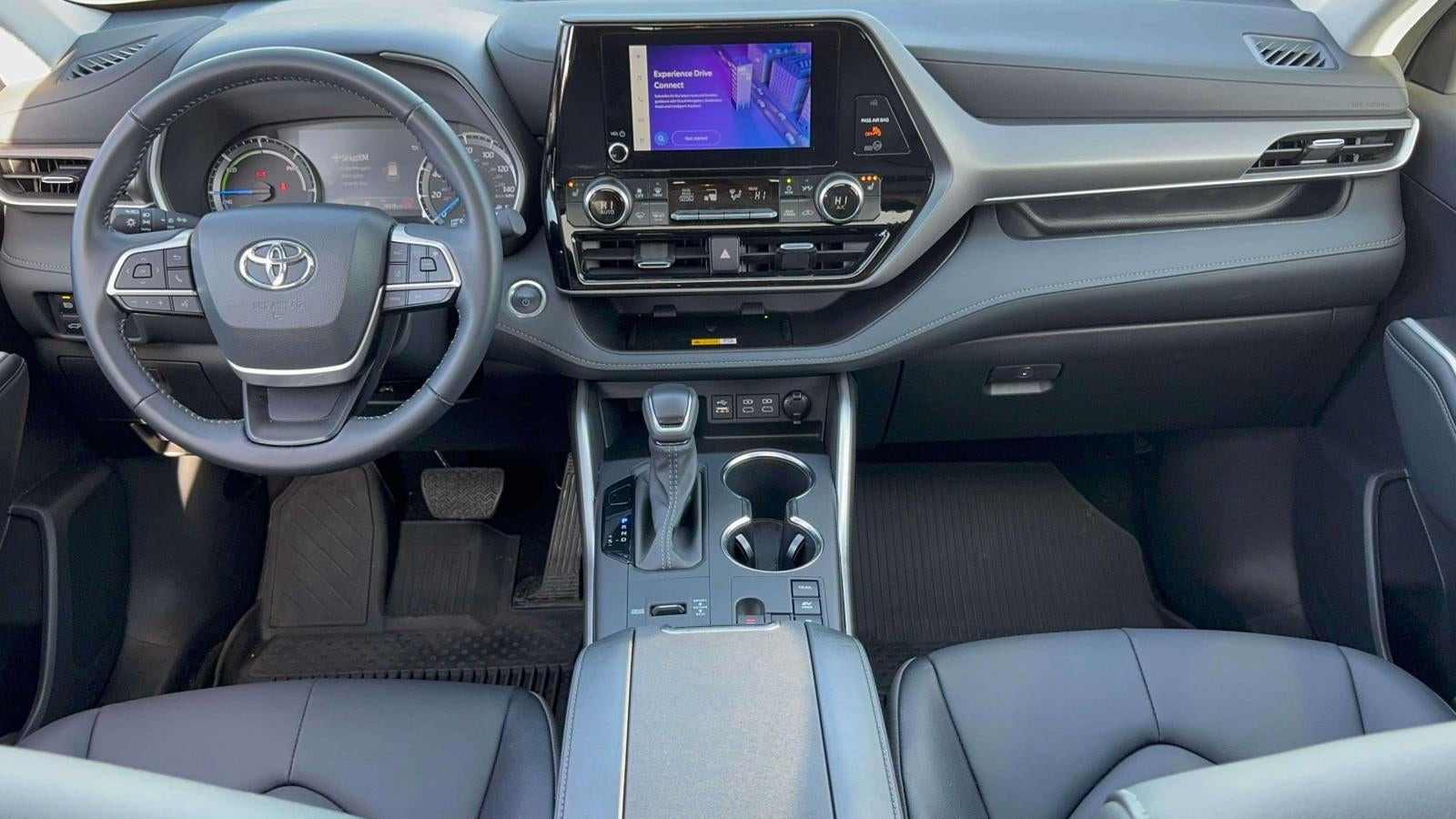 2025 Toyota Highlander Hybrid XLE AWD (Natl)