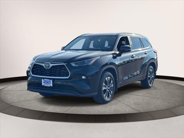 2025 Toyota Highlander Hybrid XLE AWD (Natl)