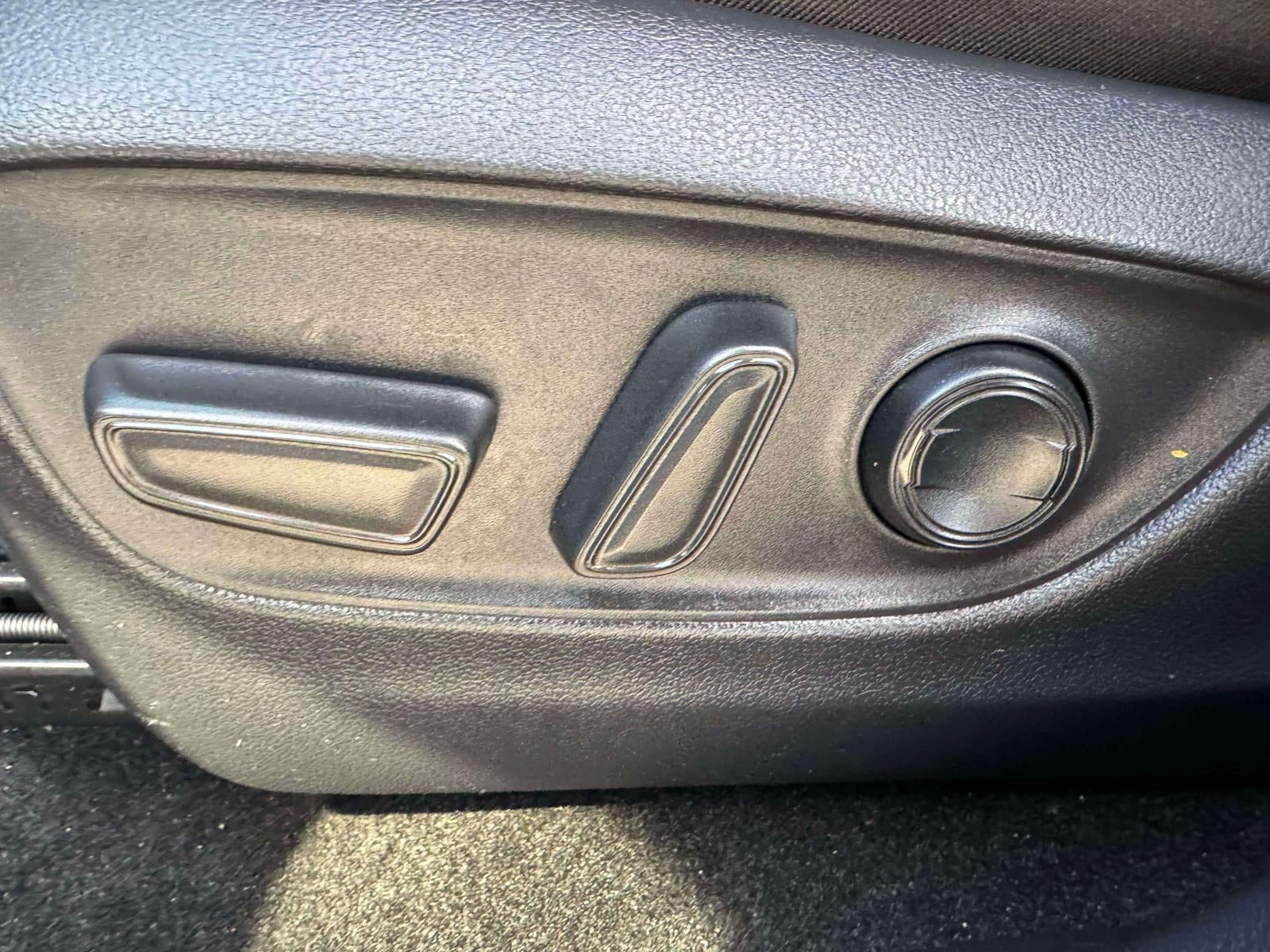 2019 Toyota RAV4 XLE AWD (Natl)