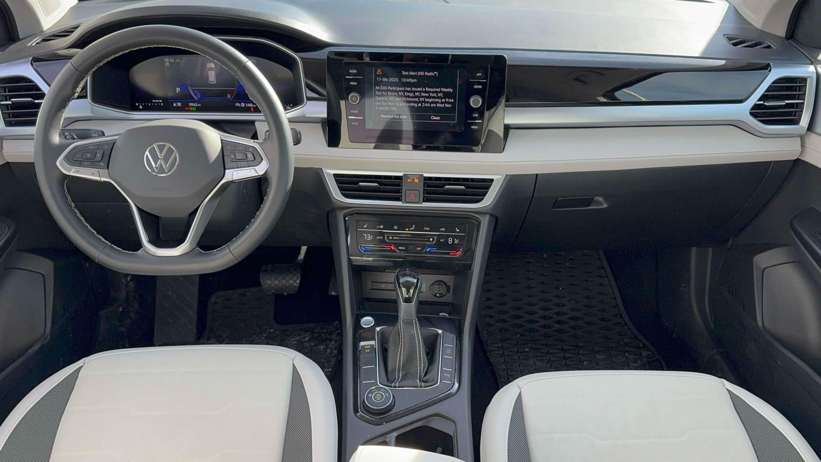 2025 Volkswagen Taos 1.5T SE