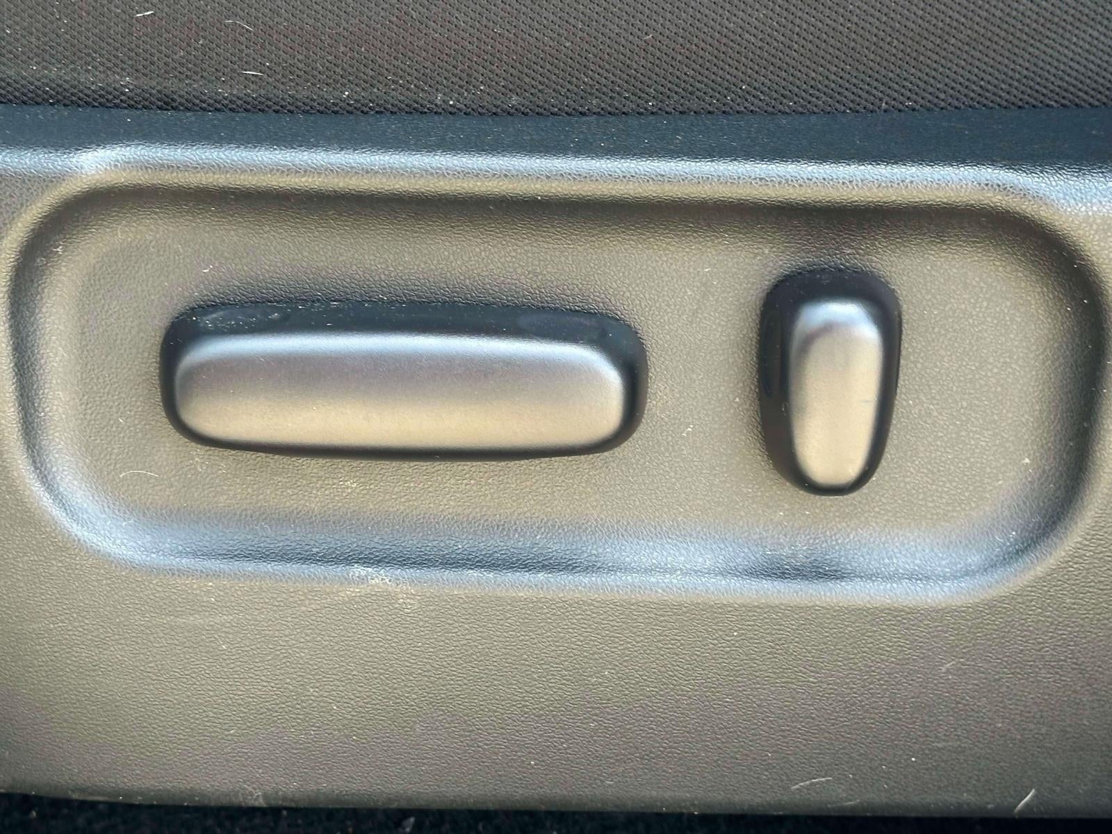 2023 Toyota Tacoma 4WD SR5 Double Cab 5' Bed V6 AT (Natl)