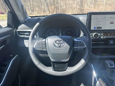 2026 Toyota Highlander Hybrid Platinum