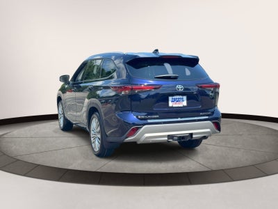 2026 Toyota Highlander Hybrid Platinum