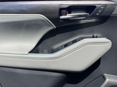 2026 Toyota Highlander Hybrid Platinum