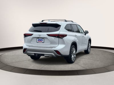 2026 Toyota Highlander Hybrid Platinum