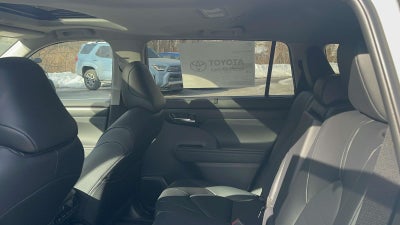 2026 Toyota Highlander Hybrid XLE