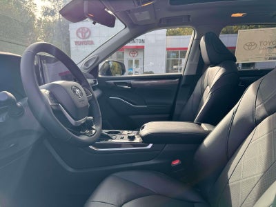 2026 Toyota Highlander Platinum