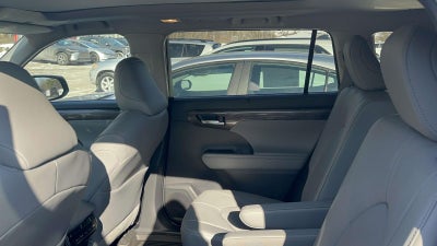 2026 Toyota Highlander Platinum