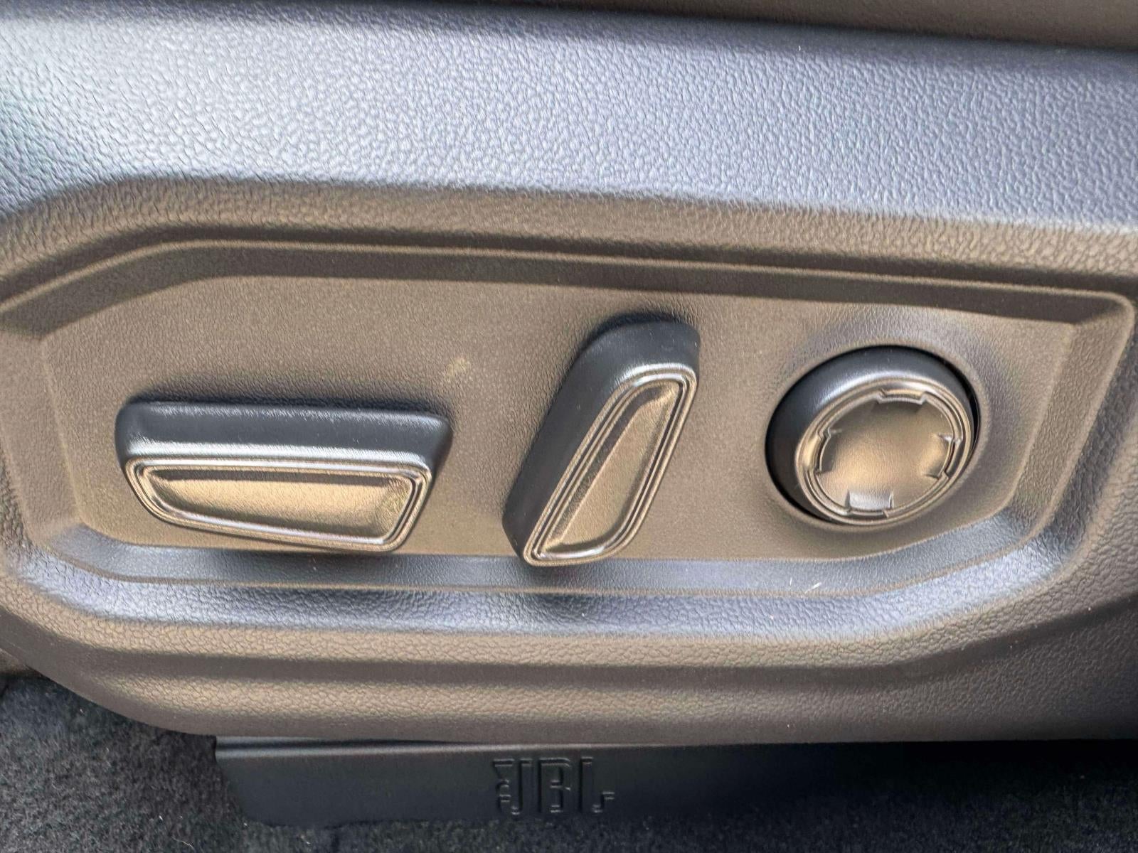 2025 Toyota Tundra i-FORCE MAX Tundra Platinum